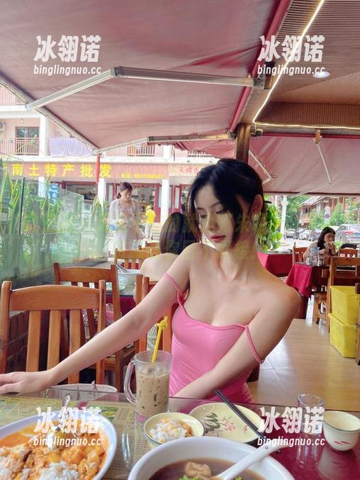 就是阿朱啊 微密圈 - 无处不在的就是阿朱啊女仆写真,资源让你目不暇接!