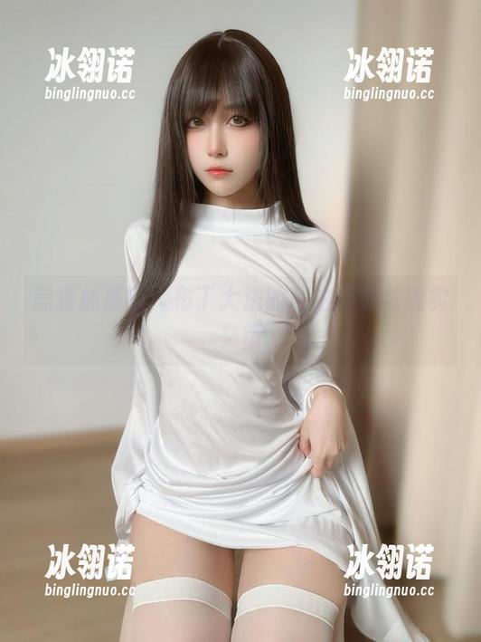 黑森林慕斯：布丁大法的私拍幻影与现实交错