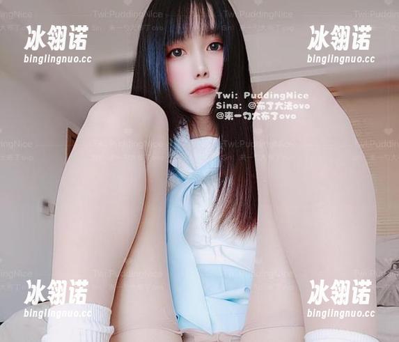 布丁大法 最新原图:跟着布丁大法,蓝色连体泳衣也能闪闪发光