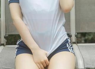 你绝对没有见过如此‘正经’的职业装——幼水铃衣的美图合集火热上线！