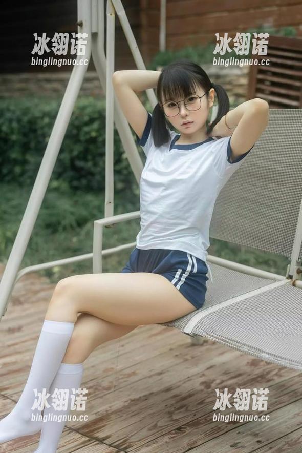 幼水铃衣双马尾私房图集，把可爱与魅惑融合得恰到好处，简直绝了！