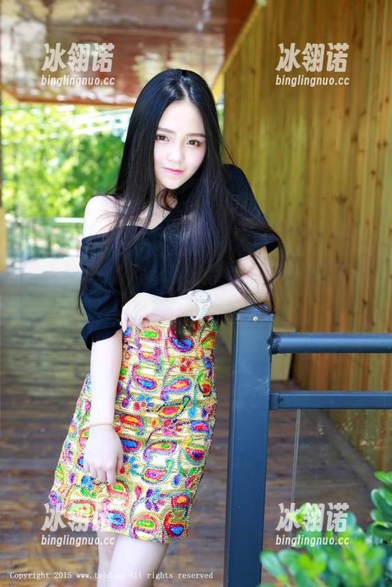 推女神 - 歆小兔chobits的日常调皮日记：趁‘资源’不小心滑出手！