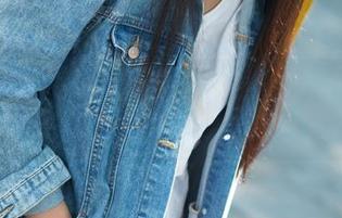 推女郎 – 胡允儿的棉袜奇幻之旅：精彩写真等你下载！