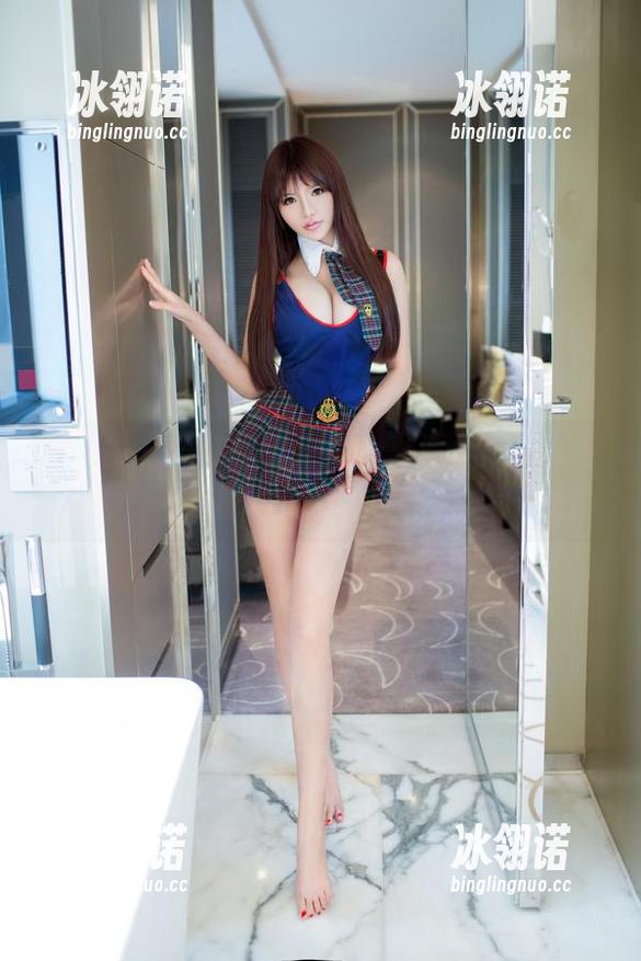 推女郎 - 连欣透明之美：写真合集，这才是撩动灵魂的姿态。