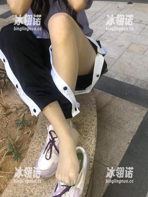 微密圈 - 无敌哒小姨妈与JK大冒险，无圣光图包一路相随！