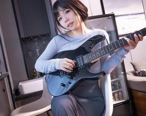 当无颜小天使wy遇上邻家的老婆：COS资源和幻想的完美结合！
