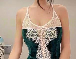 微密圈 – 下载李嘉欣97的齐屁短裤写真集，准备好心跳加速了吗？