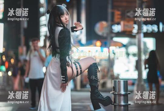 果咩酱w 在线探秘果咩酱w的礼服:求求你们,别让我的腰再啤酒肚了!