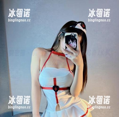 微密圈 - 桃沢樱呀在这里，在线写真JK风格怎么能不爱？