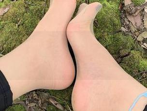微密圈 – 桃脱了的私拍作品，丝袜造型里藏着的柔情蜜意