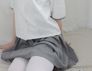 探索无圣光的JK黑丝少女，森萝财团的套图简直是COLLE-ction！