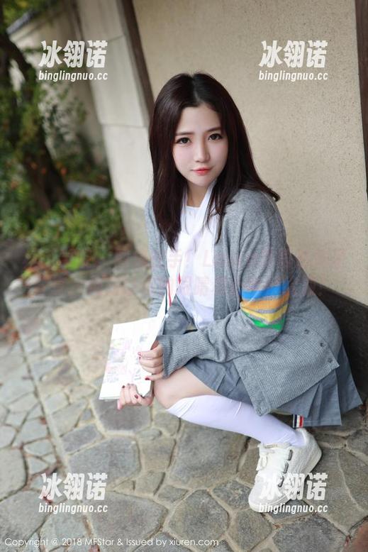 模范学院 - 图集在手！Laura苏雨彤美足分享，绝对让你的眼睛和心情都绽放！