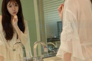 模范学院 – 浏览露露Andrea的白丝创意：图包背后藏着什么秘密？