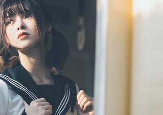 宅家不无聊，免费下载河豚抚子的居家少女写真，邂逅你的审美新高度！
