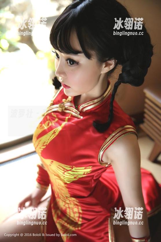 波萝社-猫九酱Sakura 波萝社 - 猫九酱Sakura的泳池写真,随时换上高清壁纸回忆