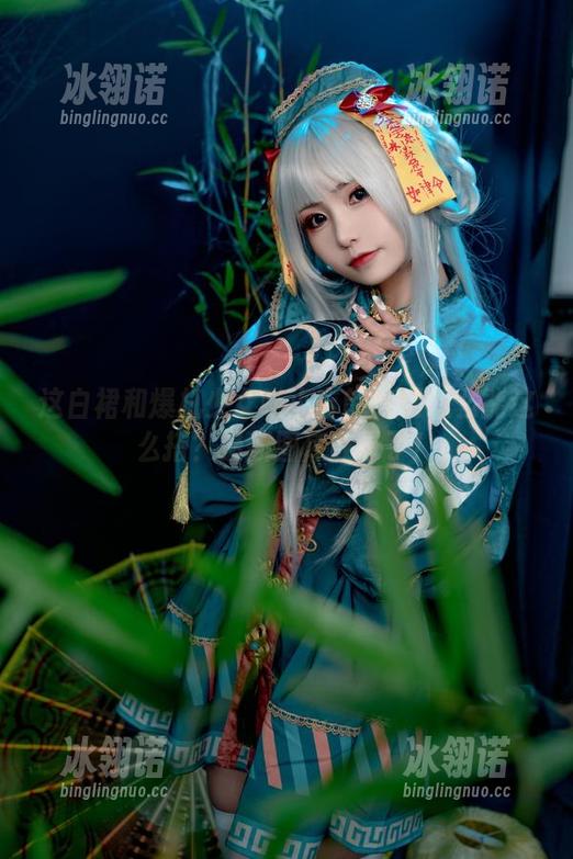 这白裙和爆机少女喵小吉的气场怎么能这么搭？最新图库收录了！