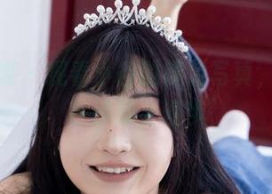 物恋传媒 – 观看小谷的裸足写真，感觉像在沙滩上漫步