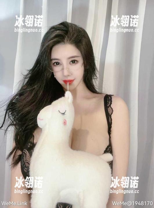 猪小七 微密圈 - 粉丝福利:猪小七的清纯原图分享,谁能抵挡这样的小清新?