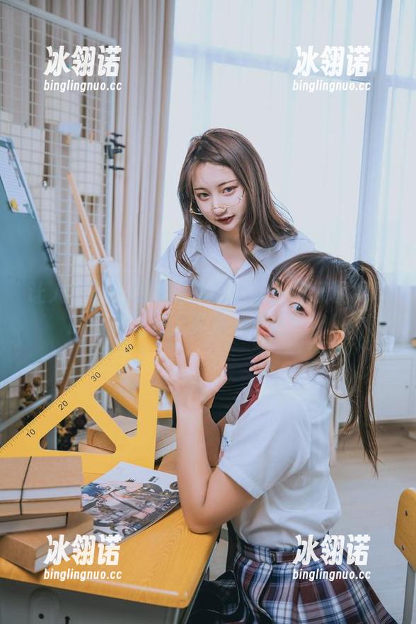让人忍不住联想的伸展少女：神乐坂真冬的全套图包，真是个矛盾尤物！