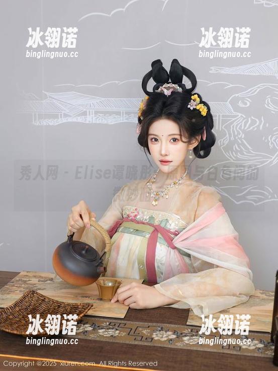 秀人网-Elise谭晓彤 秀人网 - Elise谭晓彤:原图与白色间的微妙暗示