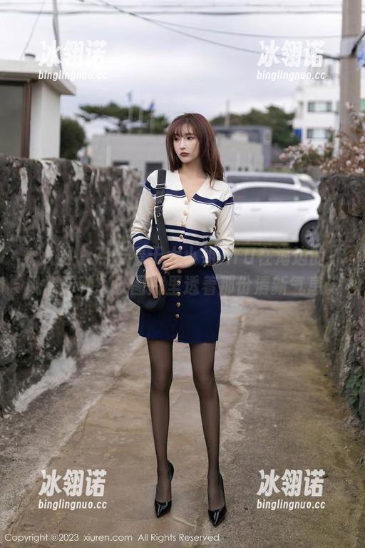 秀人网-于大小姐AYU 秀人网 - 点击看于大小姐AYU在海边的“风情万种”!图片里透着那份清新气息。