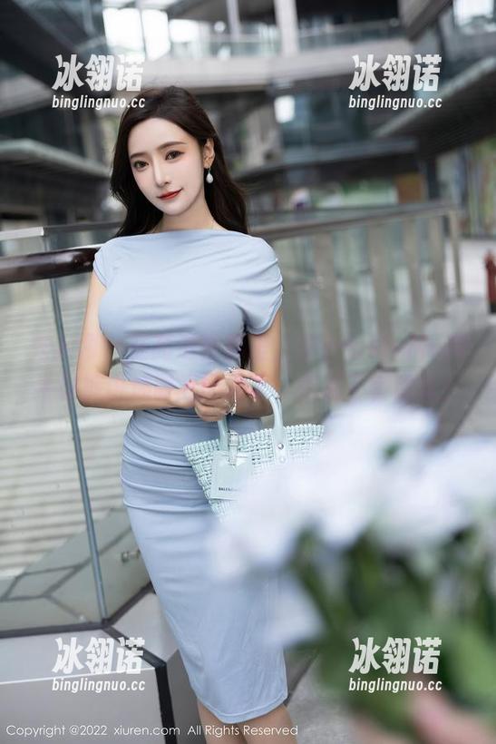 秀人网 - 在高清世界里，伊小七MoMo用牛仔裤讲述时光的故事，资源不容错过！