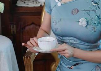 秀人网 – 可儿kayen的白色旅行：作品如梦似幻，真不知道该不该走入其中