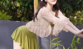 秀人网 – 小狐狸Kathryn的清纯写真套图，这波颜值真的让人忍不住想问：“你从哪里冒出来的？”