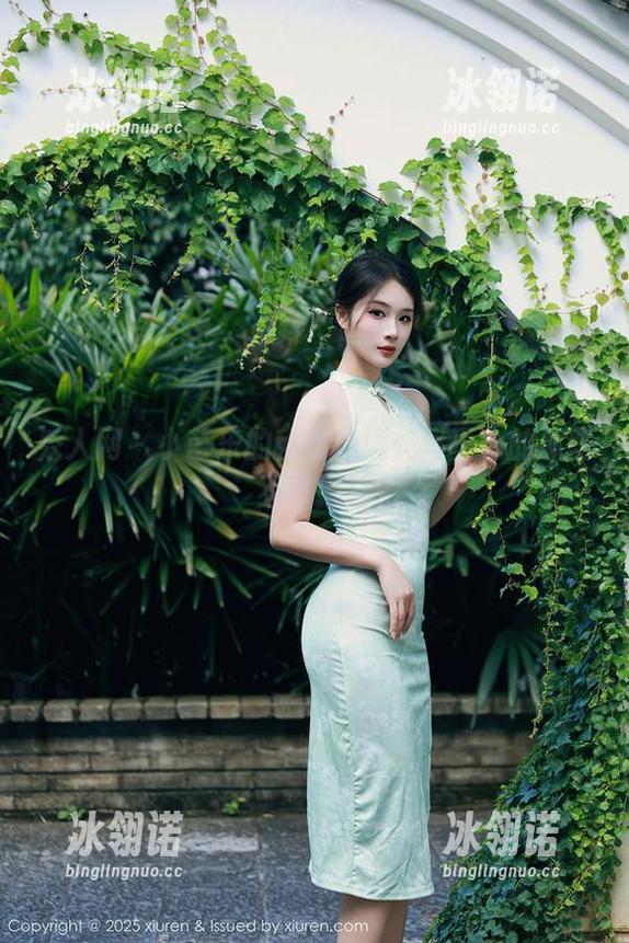 秀人网-小芭乐 秀人网 - 小芭乐的秘书秘境:写真中的那些不可描述