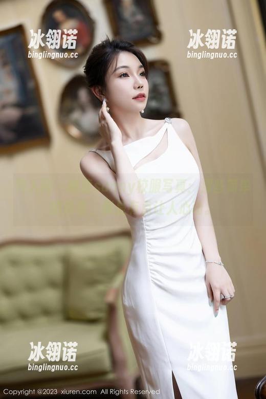 秀人网-晓茜sunny 秀人网 - 晓茜sunny校服写真:那些简单的青春,倒是有点让人心动。