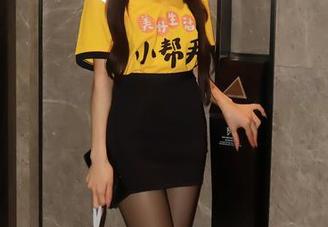 秀人网 – 私拍修女？欧阳若依图集里的神秘与诱惑