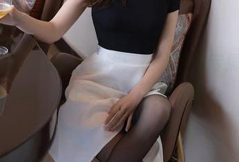 秀人网 – 修女白浅浅：在线高清专属，谁说“清心寡欲”不能时尚？