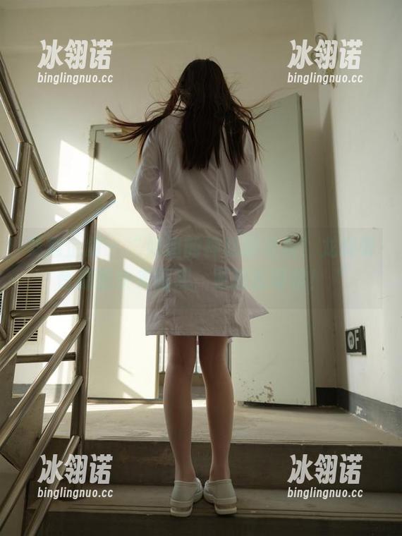 紧急企划-龙崎聆音 紧急企划 - “姐姐的神秘新姿势!龙崎聆音原图快来围观,更新就等你!“