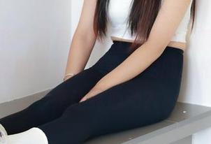 绮梦摄影 – 月月的连衣裙图集：真心觉得这季更新的真有点过分，她的风格怎么总是让我心动？