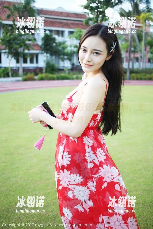 美媛馆-叶籽亿 美媛馆 - 棉袜上的叶籽亿:私房美图,光影调皮得很!
