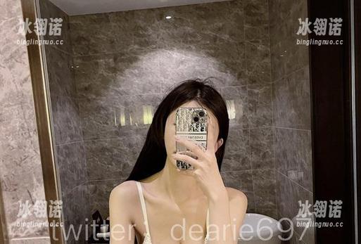 微密圈 - 脸红Dearie短裤合集：每一条都是故事，每一张壁纸都能引人入胜！