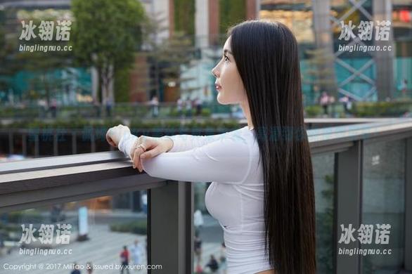 蜜桃社 - 佩琦Pinky黑丝写真集来袭，高清到你能摸到屏幕！