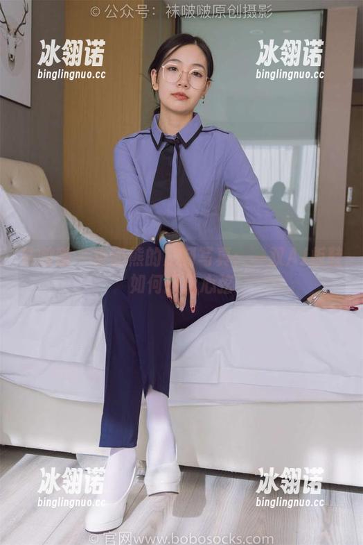 袜啵啵-小奶熊 袜啵啵 - 小奶熊的定制写真:一双AJ板鞋如何撩动心弦