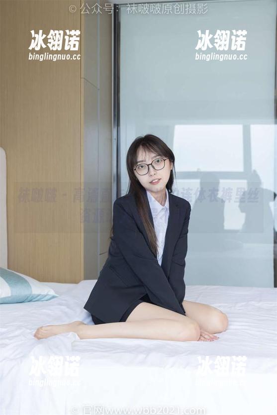 袜啵啵 - 高清直击：糯米的连体衣裤里丝资源让人欲罢不能！