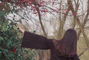 微密圈 – 办公室里的辣妈女神：写真中的职场风情与小秘密