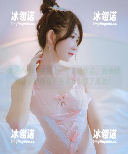 阮邑Fairy在网上：半人马作品，光线好到让你怀疑是不是马儿也打了高光！