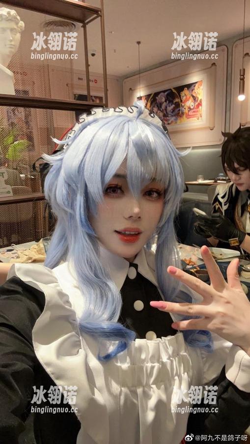 导演阿九从不咕咕的艾米莉亚：这组作品让我想立刻换个发型！