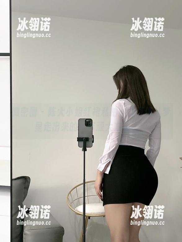 微密圈 - 陈大小姐红裙私拍，简直像从梦里走出来的，资源大方奉上！