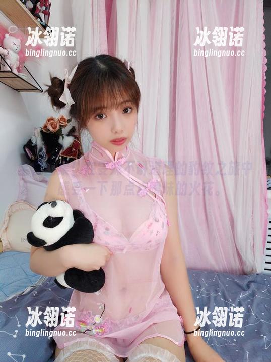 雯妹不讲道理 全套图集!在雯妹不讲道理的豹纹之旅中,感受一下那点点暧昧的火花。