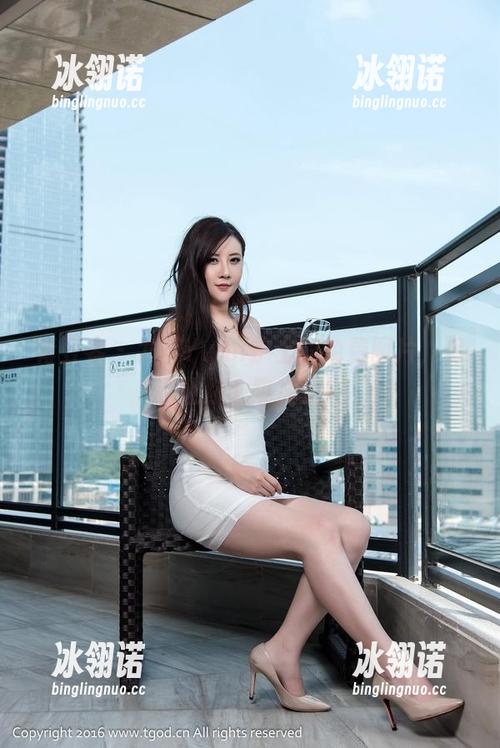 青豆客 - 尤美Yumi护士的免费图片，保证让你心跳加速！