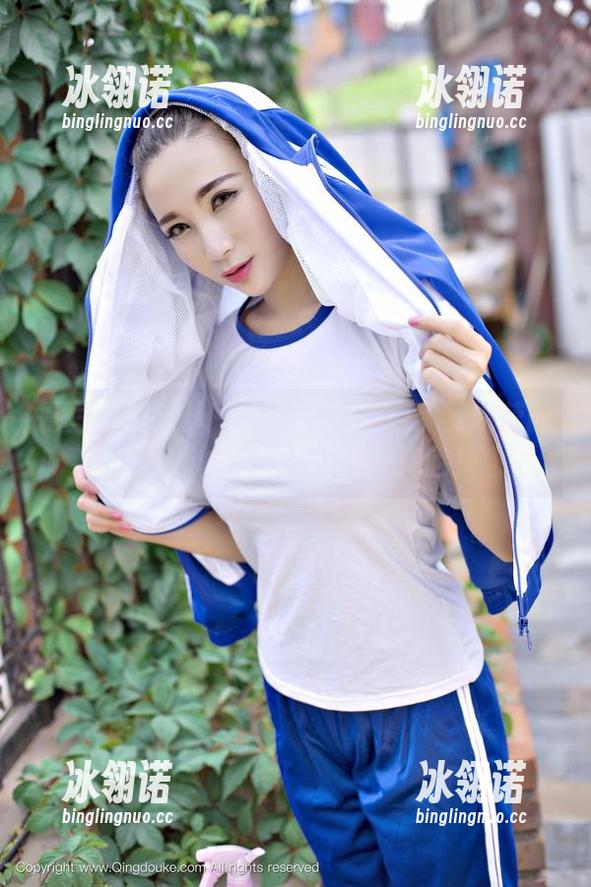 青豆客 - 让人一飞冲天的空姐：罗婉莹的原图套图就是空中仙女降临！