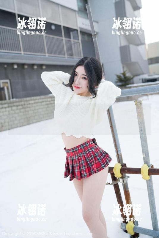 魅妍社-大奶昔Kyra 魅妍社 - 看大奶昔Kyra如何让她的美脚在图片里跳舞,下载吧,看完想亲!
