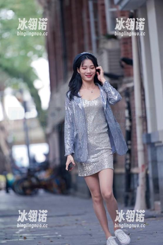 魔镜街拍 - 婷婷日常：在粉裙的世界里畅游，销售主管的写真观察