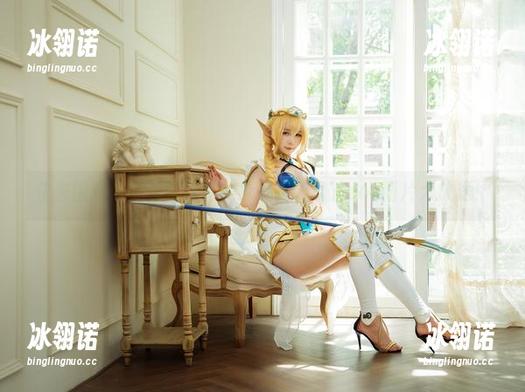 快来围观！麻花麻花酱化身少女的魔法cos图片大放送！