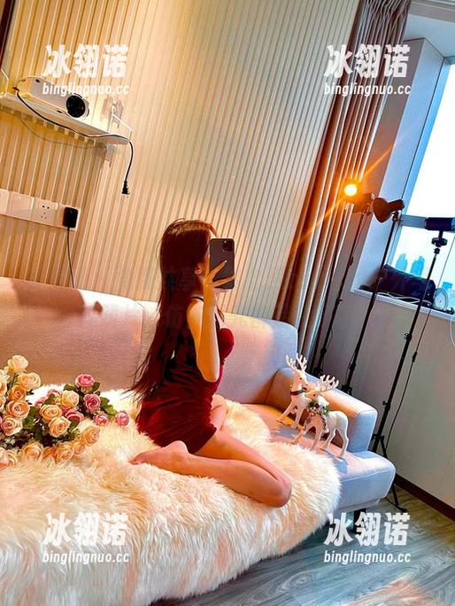 黎允熙baby 微密圈 - 免费共享!黎允熙baby的户外写真照片,仿佛阳光都暗淡了哦!